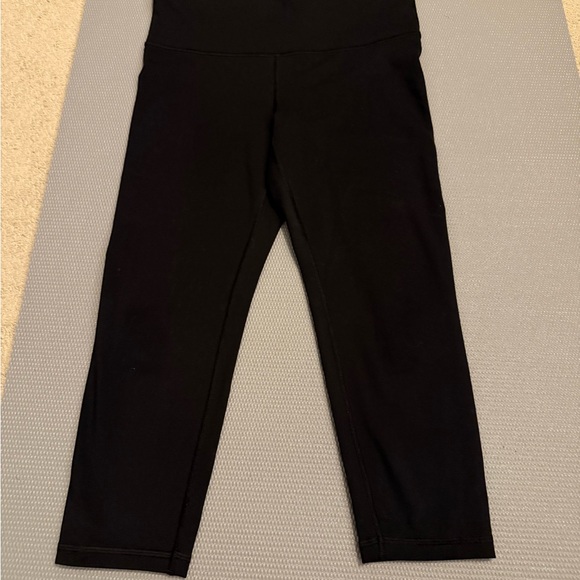 GAP Women's Black Athletic Leggings - Picture 2 of 3